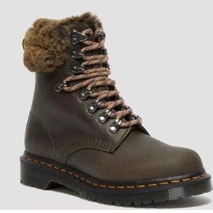 Dr.‎ Martens 1460 Serena Collar Faux Fur Lined Lace Up Combat Boots Women's 7